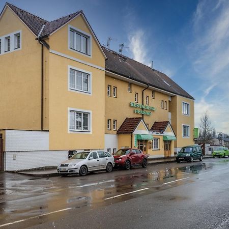 Pension U Mydlaru Mnichovo Hradiste Exterior photo
